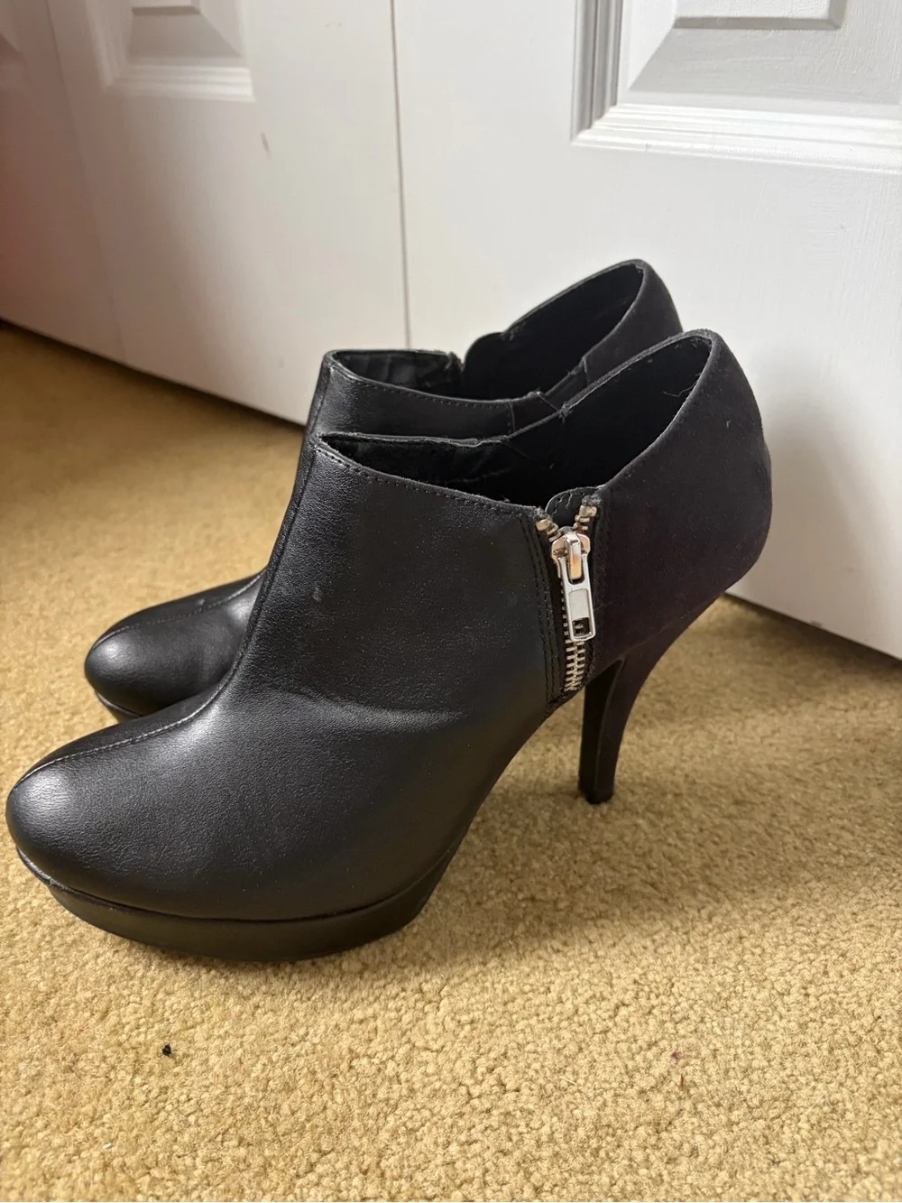 N/A contemporary black